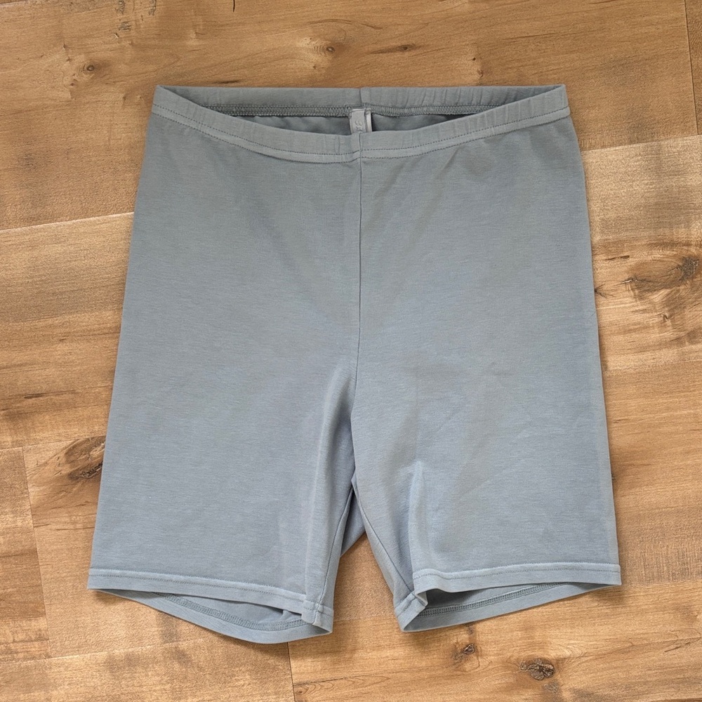 SKIMS Outdoor Bike Short in Denim